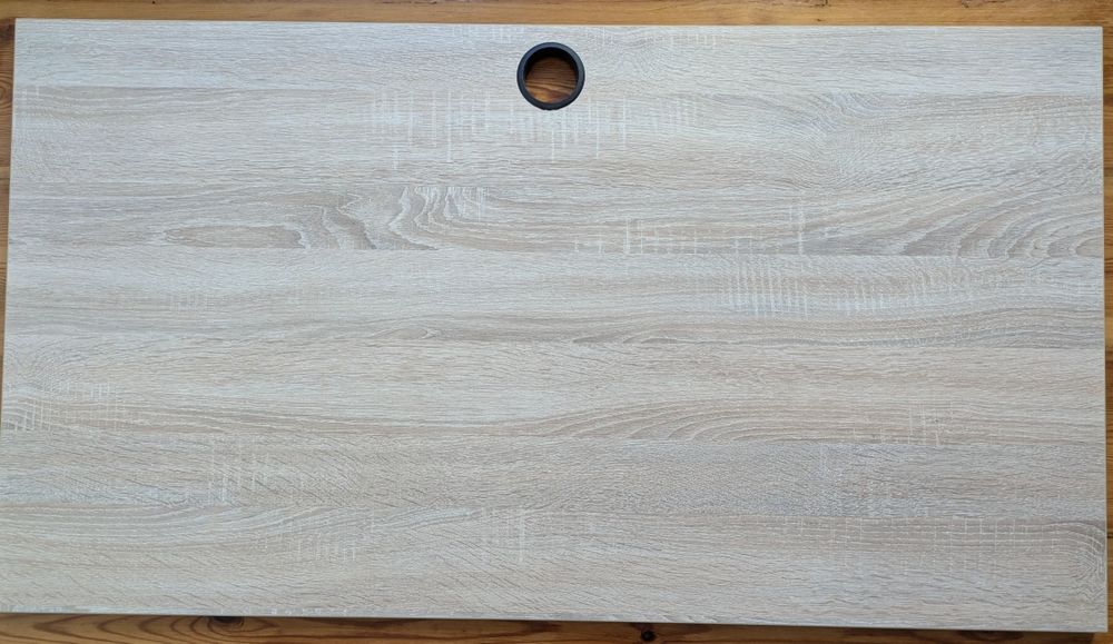 Blat biurka 110×60 dąb sonoma 18 mm z otworem na kable