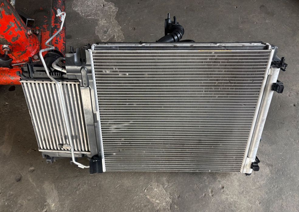 Grelha frente Nissan Qashqai j12, 2025