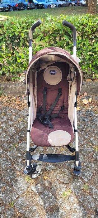 Carrinho de bebé Chicco - leve, compacto e regulável424883925644093441