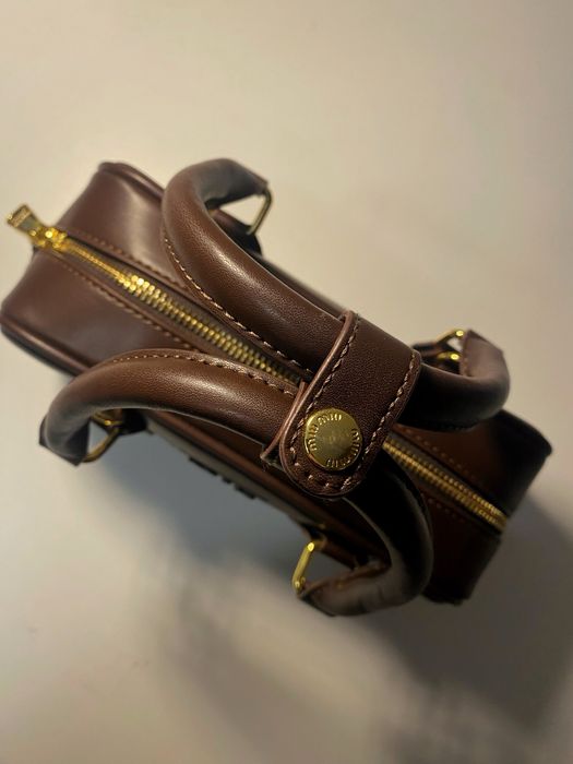 Сумочка коричнева miu miu нова