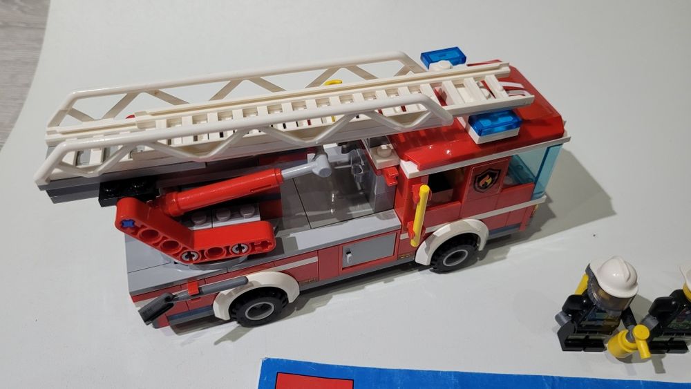 Klocki lego City 60107 Wóz strażacki.