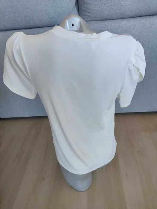 Blusa Branca com Bolso de Lantejoulas Douradas – Tamanho M