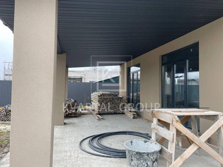 Великий будинок з терасою у Дмитрівці! Є варіант розтервінування