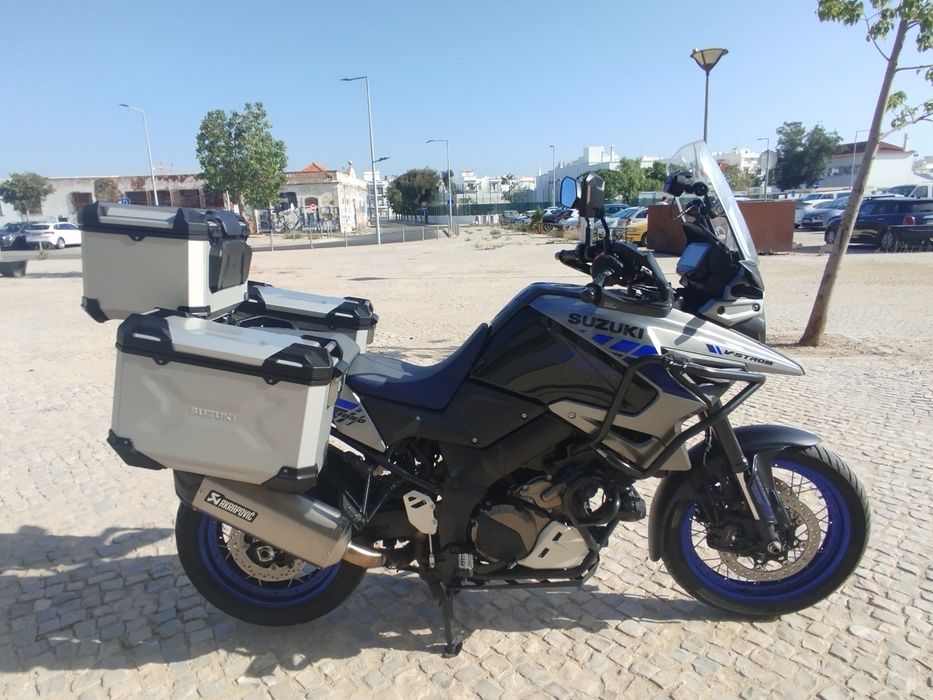 Vendo Suzuki Vstrom 1050 XT /2022/ Malas+Top Case / Full Extras