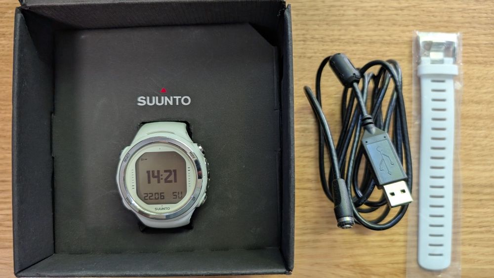 Profesjonalny, zgrabny komputer nurkowy Suunto D4i