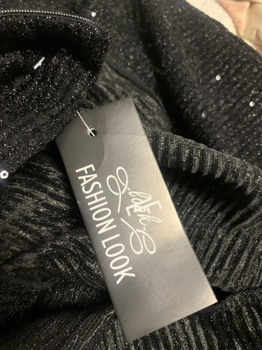 Костюм з паєтками