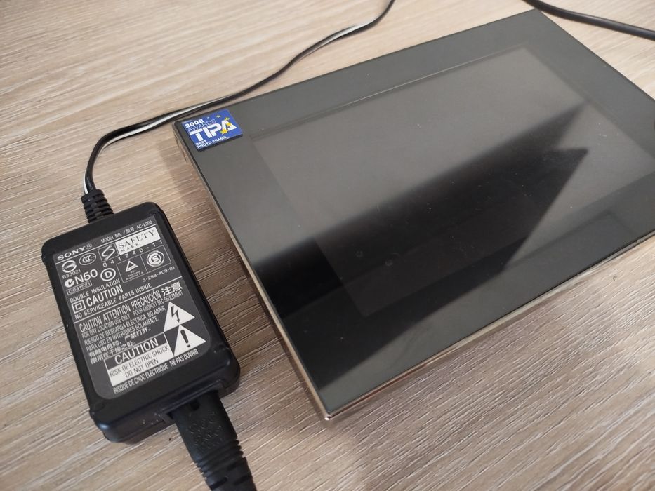 Цифровая фото рамка от SONY