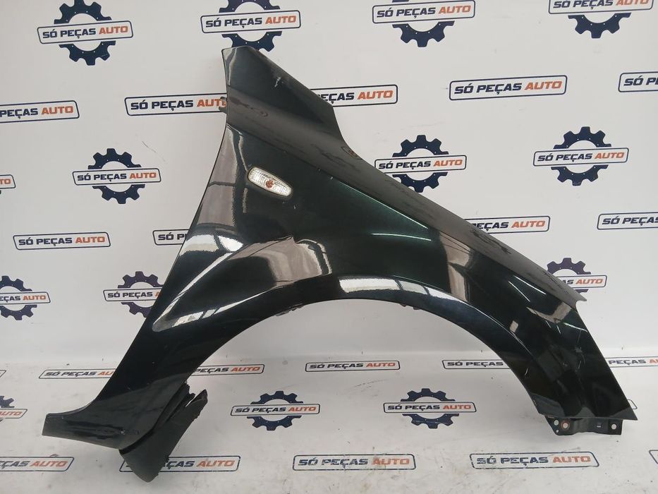 GUARDA LAMAS DIREITO PRETO KIA CEED 2 1.6CRDI ANO: 2010