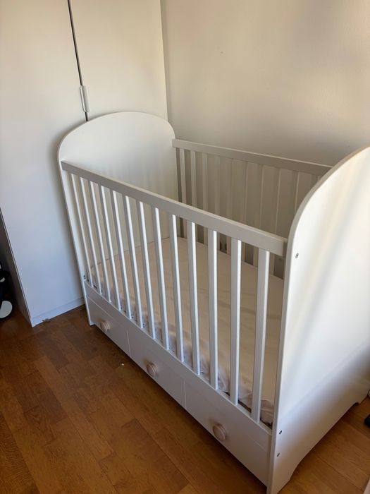 Cama grades + colchão ikéa 75e