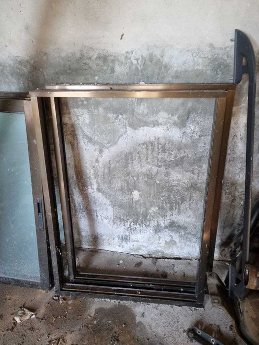 Janela alumínio de correr com vidro (usado)