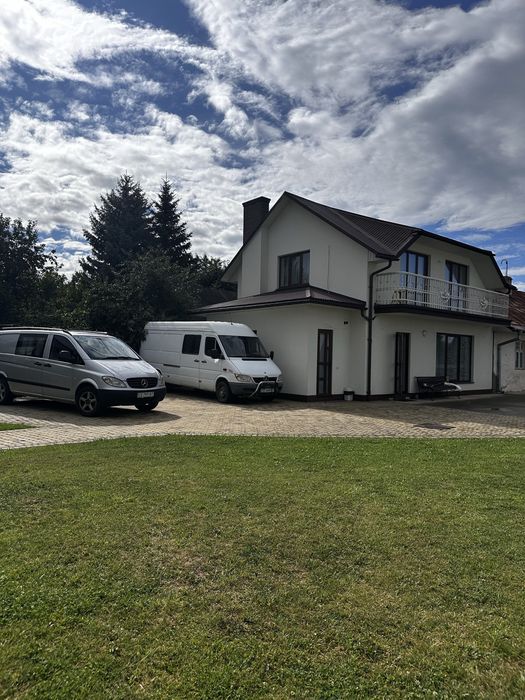 Оренда БУДИНКУ 3 кімнати, є СВІТЛО  завжди, є ПАРКОВКА