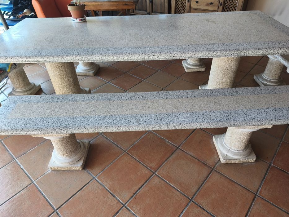 Mesa pedra e granito com bancos