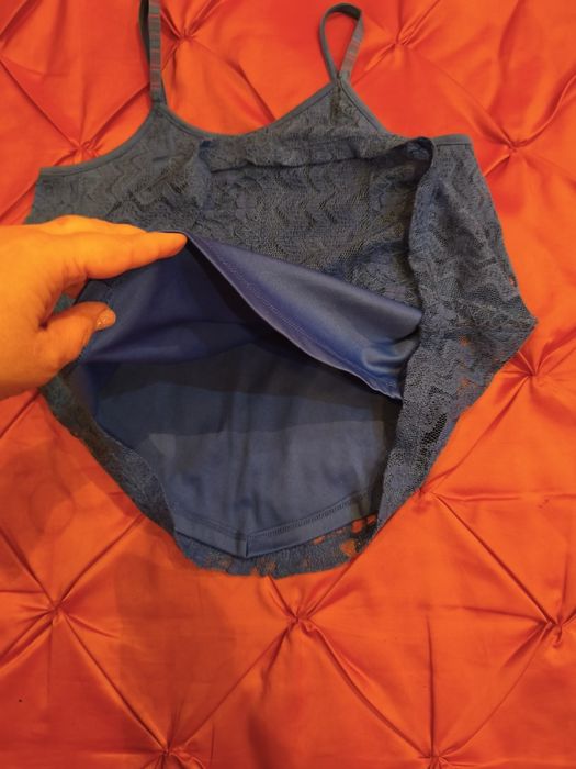 Нова мереживна з підкладкою майка синього кольору