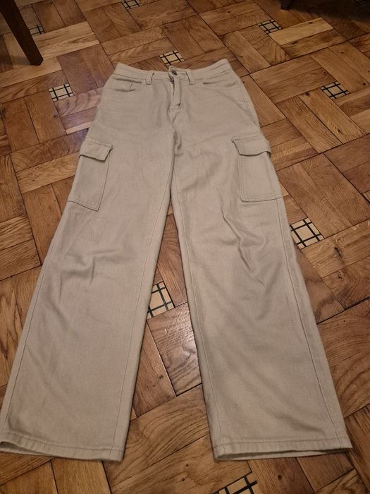 Nowe spodnie bojówki beżowe