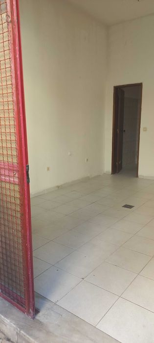 Aluga-se Loja, espaço versátil para gabinete, escritório