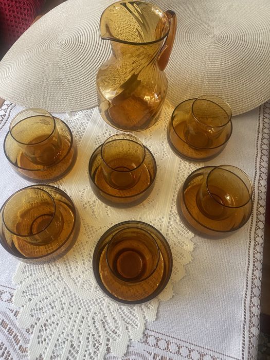 Szklany zestaw deserowy z dzbankiem