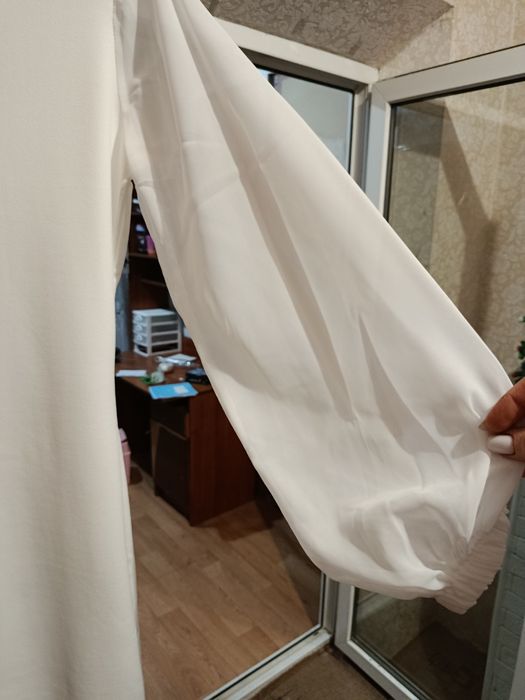 Продам білу сукню