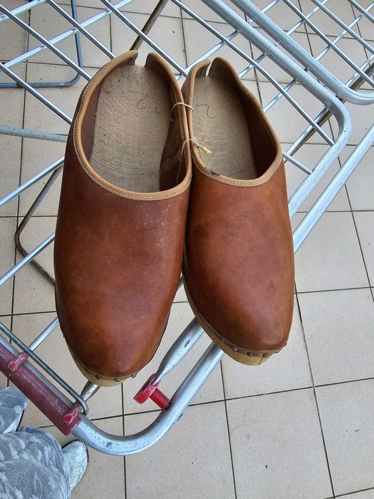 Socos novos em couro