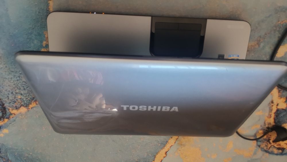 Toshiba Satellite C855-S5355 Cinza (RAM 8GB DDR3 / HDD 500GB)