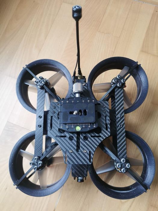 Dron fpv cinelifter x8 cinewhoop blackmagic