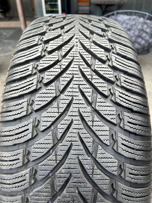 Хороший комплект зимніх шин 235/55R20 Nokian WR SUV4