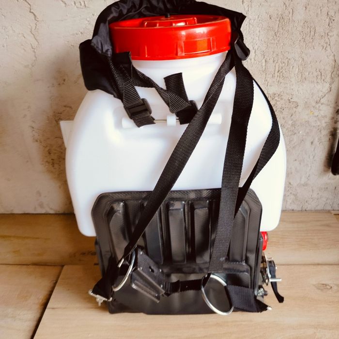 Opryskiwacz spalinowy HECHT