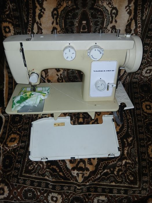 Швейна машинка чайка 142 м