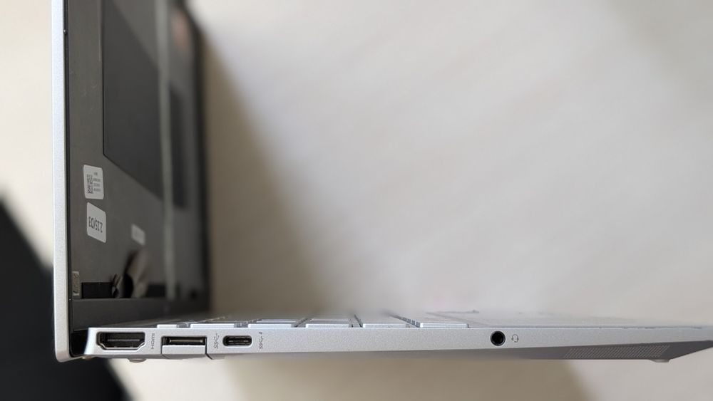 Ноутбук HP Aero 13.3 ryzen 5 ddr5 битий екран