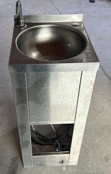 Bebedouro totalmente em inox