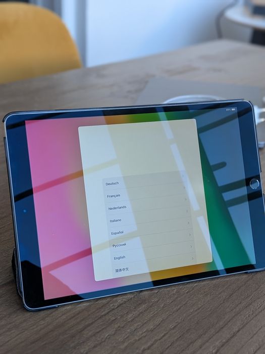 Vendo Apple iPad Pro 10.5" (2017), 64 GB, Wi-Fi, em bom estado e a funcionar perfeitamente.