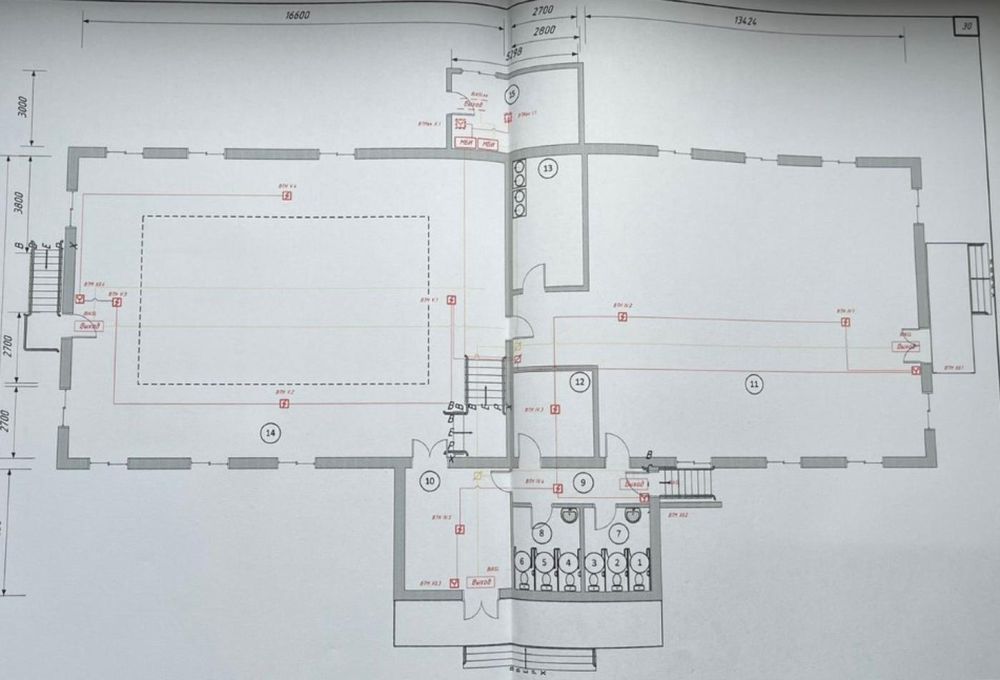 Окремо розташована будівля 1300 м² на виїзді до Дніпра