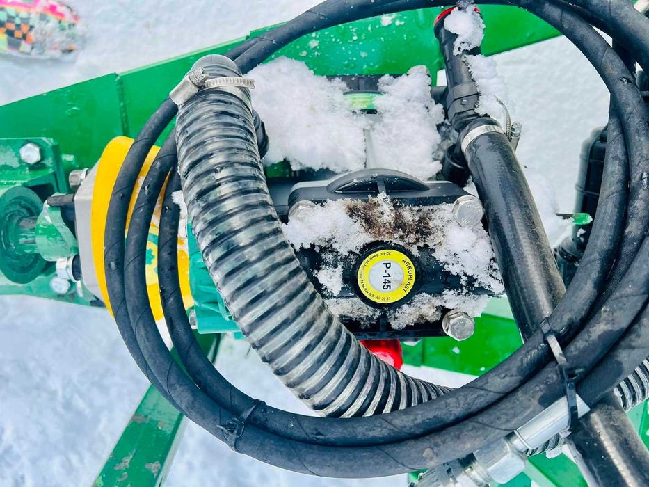 Оприскувач причіпний-2000 зі штангою 18 м.Механічна, підйом гідравліка