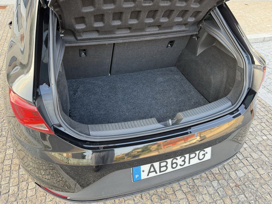 SEAT Leon — fotografia 10