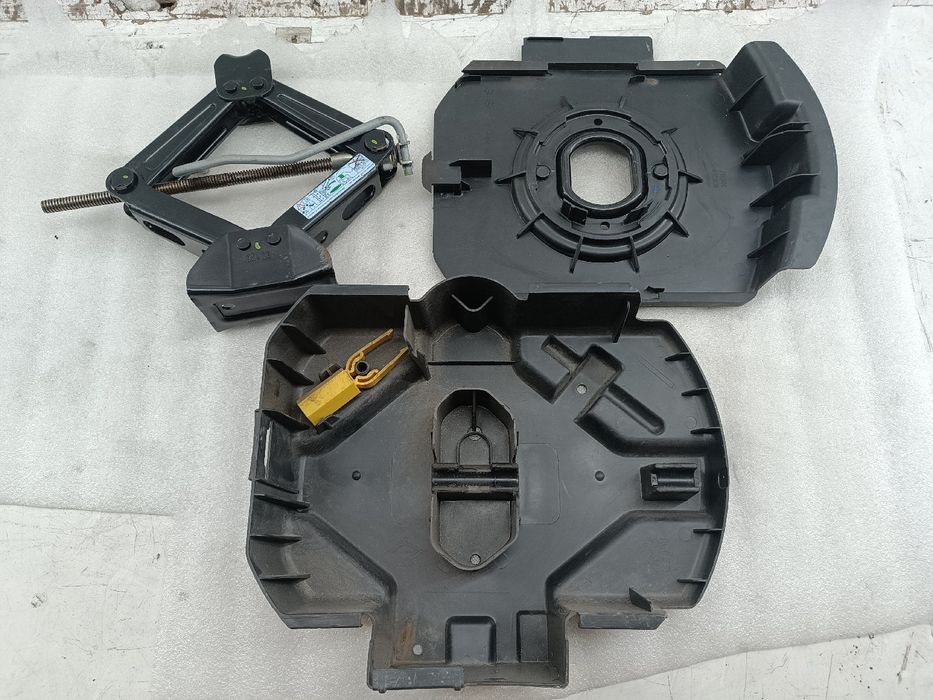Kit de troca de pneu - PEUGEOT 5008 II | 16 -