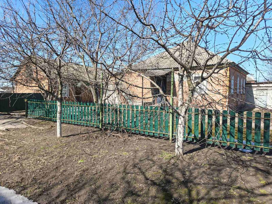 Продам добротний будинок