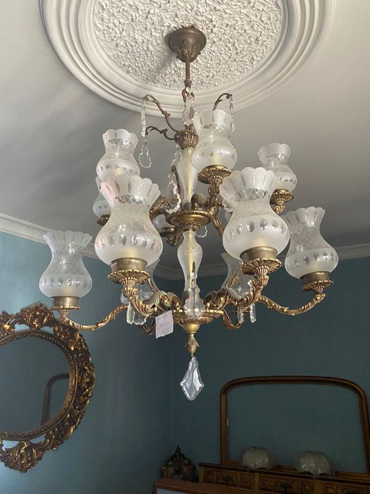 Candeeiro com 12 lâmpadas