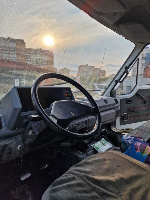 Продам грузовой автомобиль Renault Master