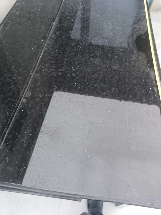 Szyba czarna ,od kabiny prysznicowej .używana 1szt ,wymiary na foto