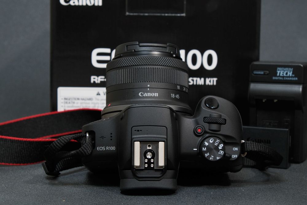 Canon R100 + kit 18-45mm IS STM