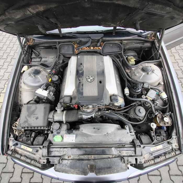 BMW Seria E38 740i Aspensilber-Mettalic