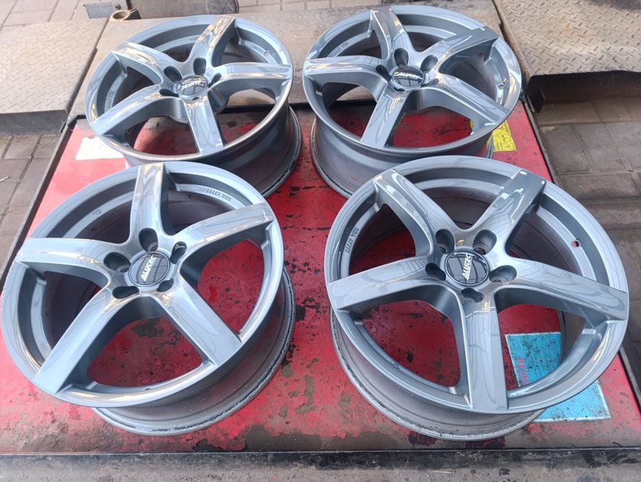 5x114.3 Felgi Aluminiowe 17 Alutec grafitowe Mazda Kia Hyundai Renault
