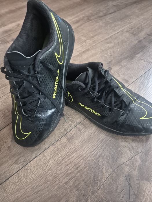 Halówki do piłki nożnej