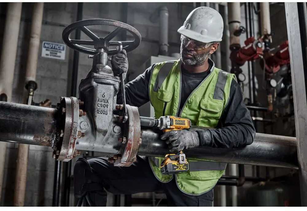 DeWALT DCF892 Гайкокрут ударний 1\2  крутний 812 Нм 18v каркас