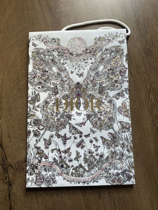 Пакети prada Feraggamo dior hermes Clarins Alo Kith kenzo cartier