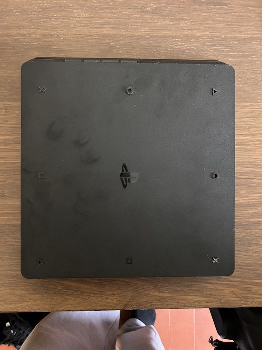 Vendo ps4 com 500gb