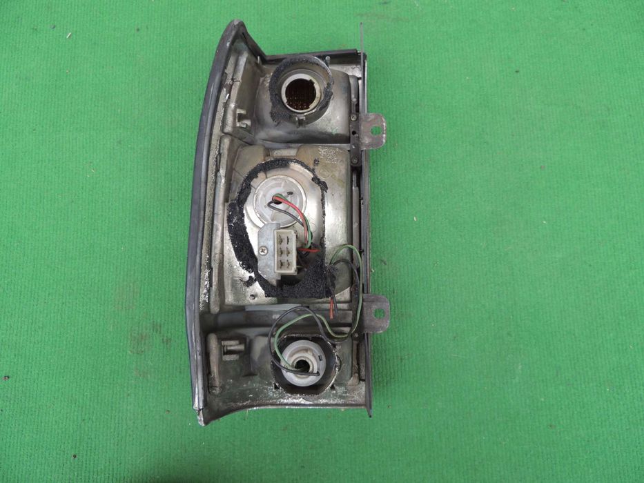 Lampa tył tylna prawa europejska Mazda 929 KOMBI 79-82