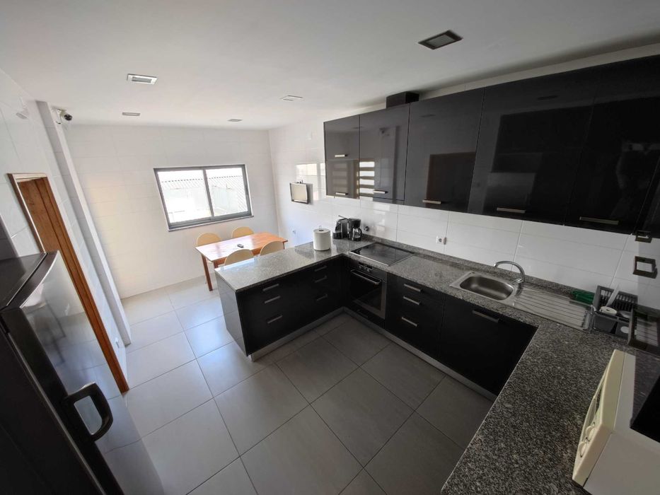 Quarto com WC Privado  perto das Universidades (Permite deslocação a pé)