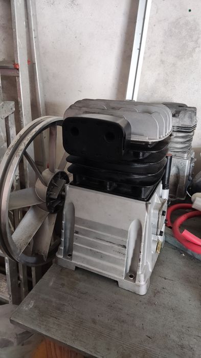 Cabeça compressor rubete  100lts só tenho a segunda da imagem