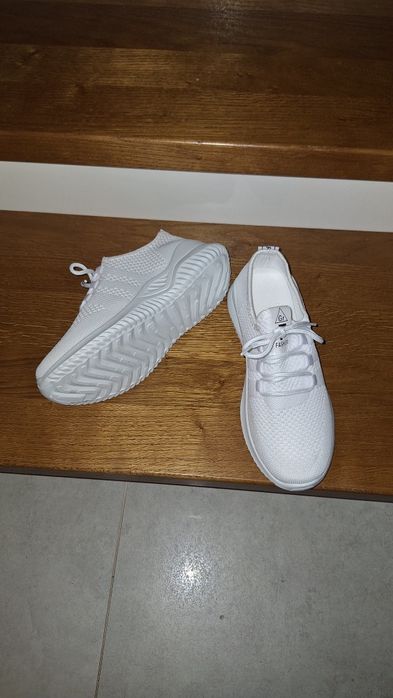 Letnie buty sneakersy r38