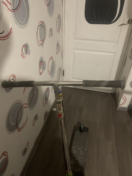 Продам скут трюковой кастом деребан